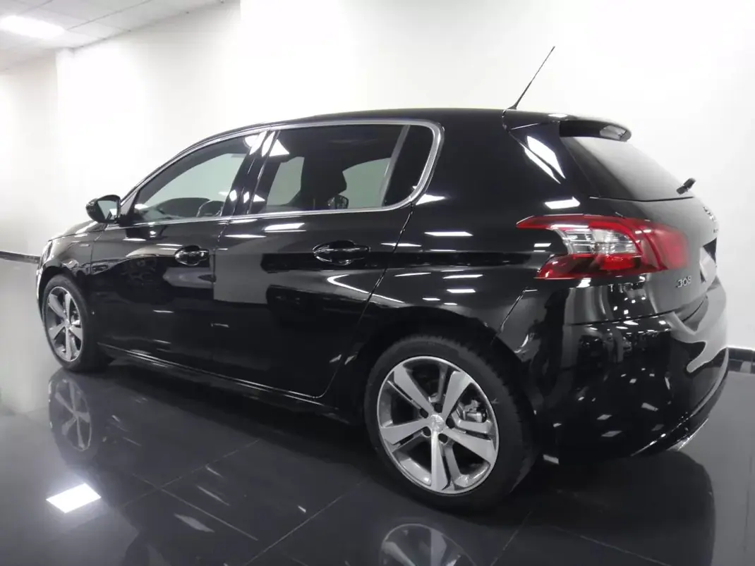 Peugeot 308 2019 - 14500 EUR, 82000 km - AUTO.MOTO.pt - 82000km - foto 5 de 26