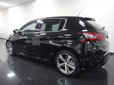 Peugeot 308 2019 - 14500 EUR, 82000 km - AUTO.MOTO.pt - 82000km - foto 5 de 26