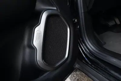 Jeep Renegade 2020 - 18500 EUR, 99000 km - AUTO.MOTO.pt - 99000km - foto 13 de 31