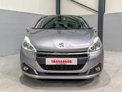 Peugeot 208 2019 - 12200 EUR, 165480 km - AUTO.MOTO.pt - 165480km - foto 2 de 12