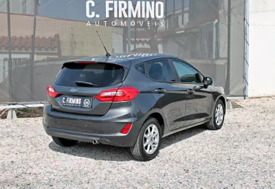 Ford Fiesta 2018 - 9900 EUR, 101396 km - AUTO.MOTO.pt - 101396km - foto 5 de 26
