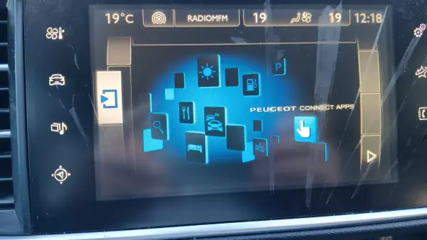 Peugeot 308 SW 2016 - 8850 EUR, 192092 km - AUTO.MOTO.pt - 192092km - foto 18 de 29