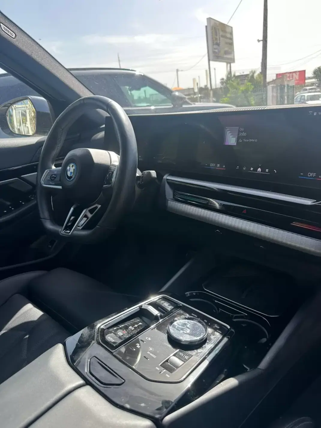 BMW 530e 2025 - 56900 EUR, 12000 km - 12000km - foto 12 de 13