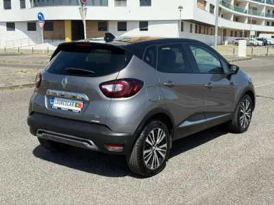Renault Captur 2017 - 14750 EUR, 95250 km - AUTO.MOTO.pt - 95250km - foto 23 de 48