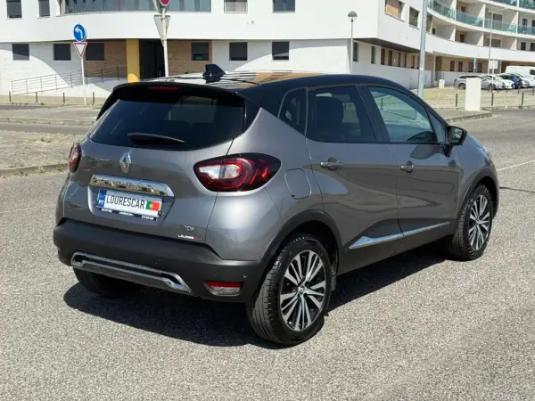 Renault Captur 2017 - 13995 EUR, 95250 km - AUTO.MOTO.pt - 95250km - foto 23 de 48