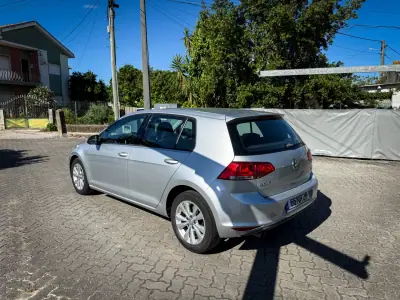 Volkswagen Golf 2013 - 13800 EUR, 155000 km - AUTO.MOTO.pt - 155000km - foto 10 de 12