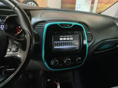 Renault Captur 2016 - 13800 EUR, 159000 km - AUTO.MOTO.pt - 159000km - foto 9 de 12