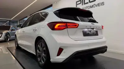 Ford Focus 2025 - 22990 EUR, 11701 km - AUTO.MOTO.pt - 11701km - foto 7 de 35