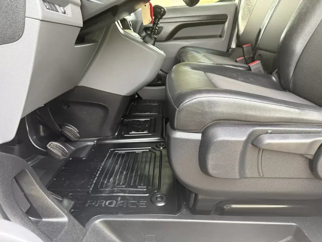 Toyota 2019 - 16190 EUR, 109000 km - AUTO.MOTO.pt - 109000km - foto 16 de 31