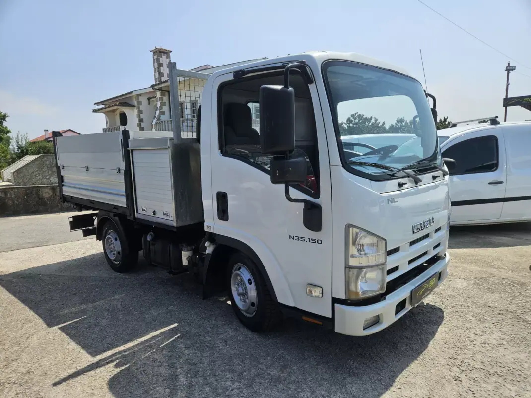 Isuzu 2011 - 16500 EUR, 180000 km - 180000km - foto 4 de 9