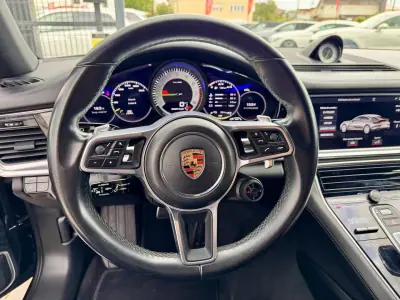 Porsche Panamera 2019 - 75990 EUR, 69000 km - AUTO.MOTO.pt - 69000km - foto 11 de 17