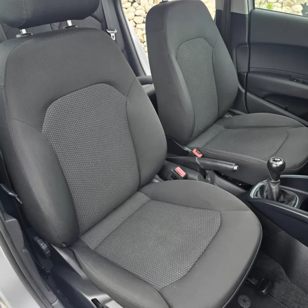 Audi A1 Sportback 2014 - 13750 EUR, 148778 km - AUTO.MOTO.pt - 148778km - foto 17 de 18