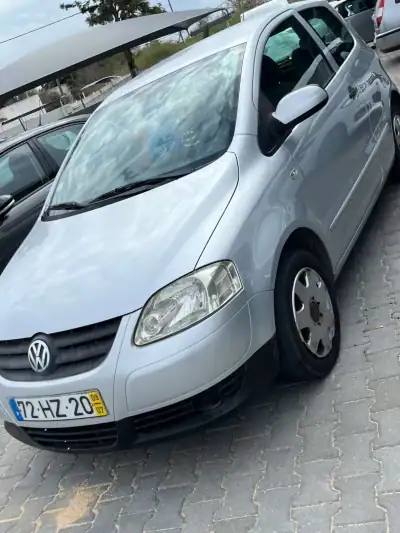 Volkswagen Fox 2009 - 2750 EUR, 240000 km - AUTO.MOTO.pt - 240000km - foto 2 de 9
