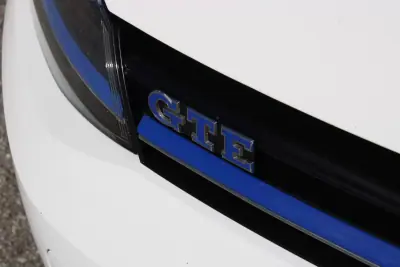 Volkswagen Golf 2015 - 12900 EUR, 233561 km - AUTO.MOTO.pt - 233561km - foto 23 de 27