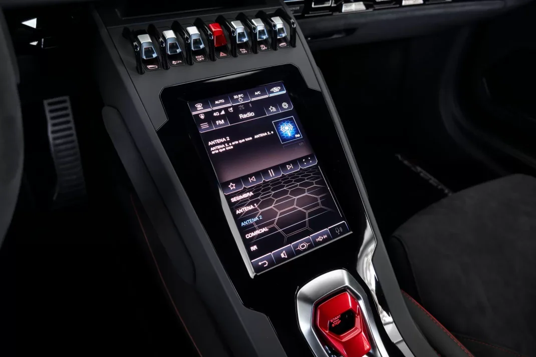 Lamborghini Huracán 2020 - 370000 EUR, 14152 km - AUTO.MOTO.pt - 14152km - foto 16 de 19