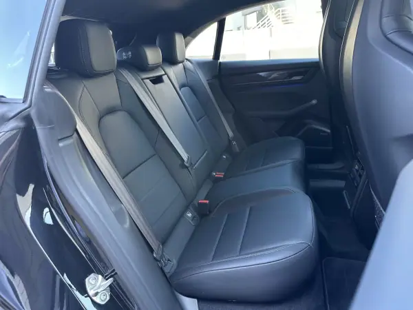 Porsche Macan 2025 - 127000 EUR, 12000 km - AUTO.MOTO.pt - 12000km - foto 56 de 80