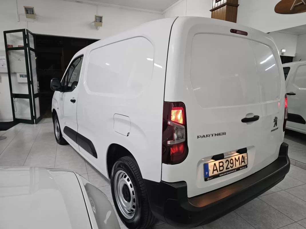 Peugeot Partner 1.5 BlueHdi Pro 102cv 3 lug 2020 - 12500 EUR, 188638 km - AUTO.MOTO.pt - 188638km - foto 5 de 27
