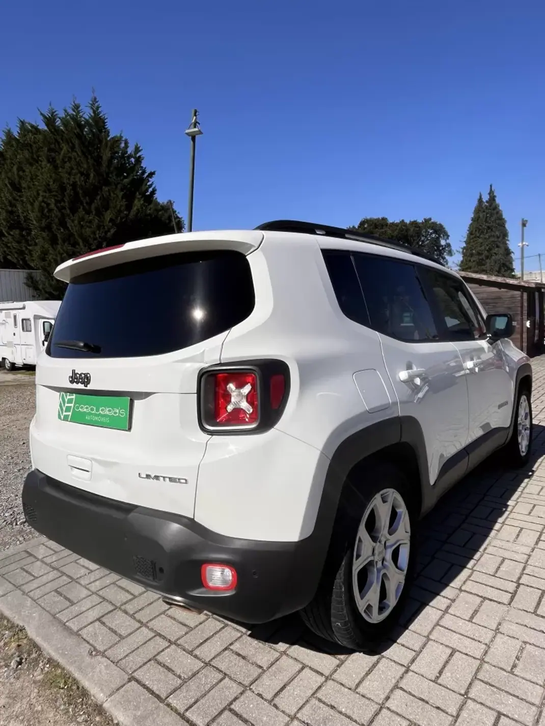 Jeep Renegade 2022 - 18500 EUR, 82500 km - AUTO.MOTO.pt - 82500km - foto 10 de 21