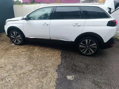 Peugeot 5008 2018 - 14990 EUR, 172200 km - AUTO.MOTO.pt - 172200km - foto 4 de 26