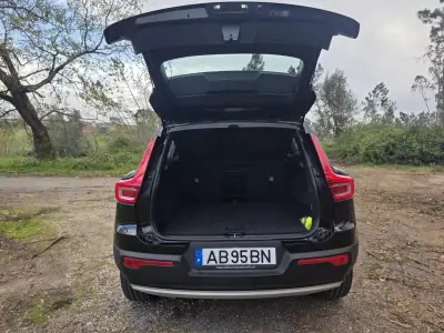 Volvo XC 40 2020 - 24500 EUR, 152300 km - AUTO.MOTO.pt - 152300km - foto 26 de 42