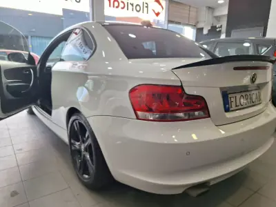 BMW 118 2011 - 11900 EUR, 243000 km - AUTO.MOTO.pt - 243000km - foto 3 de 22