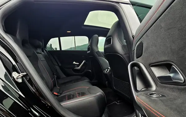 Mercedes-Benz CLA 180 2021 - 31500 EUR, 75000 km - AUTO.MOTO.pt - 75000km - foto 8 de 28