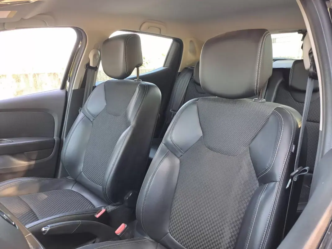 Renault Clio 2019 - 11990 EUR, 89000 km - 89000km - foto 9 de 12