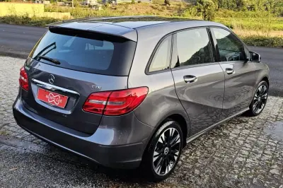 Mercedes-Benz B 180 2014 - 13999 EUR, 160000 km - AUTO.MOTO.pt - 160000km - foto 2 de 25