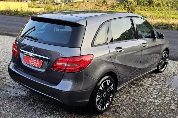 Mercedes-Benz B 180 2014 - 13999 EUR, 160000 km - AUTO.MOTO.pt - 160000km - foto 2 de 25