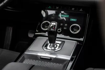 Land Rover Range Rover Evoque 2020 - 32990 EUR, 84922 km - AUTO.MOTO.pt - 84922km - foto 41 de 56