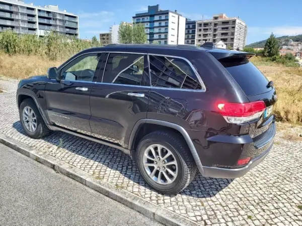 Jeep Grand Cherokee 2016 - 34950 EUR, 135350 km - AUTO.MOTO.pt - 135350km - foto 15 de 60