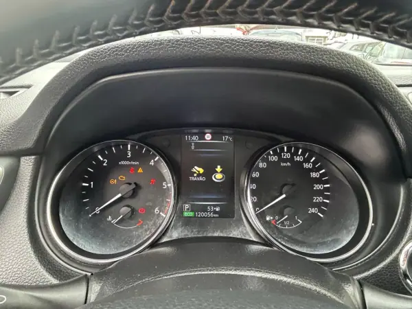 Nissan Qashqai 2015 - 16500 EUR, 120056 km - AUTO.MOTO.pt - 120056km - foto 12 de 22
