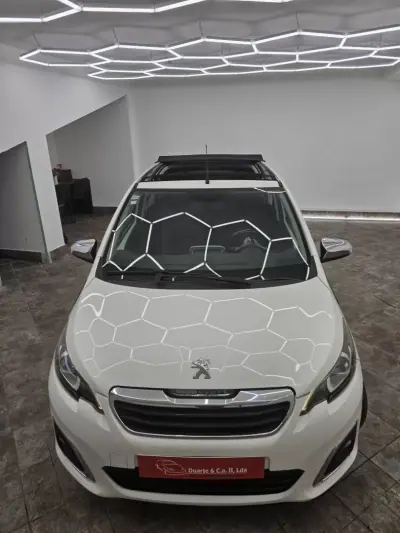 Peugeot 108 2015 - 8650 EUR, 88563 km - AUTO.MOTO.pt - 88563km - foto 41 de 53