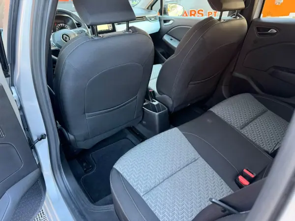 Renault Clio 2023 - 16900 EUR, 47001 km - AUTO.MOTO.pt - 47001km - foto 18 de 19