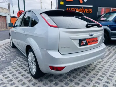 Ford Focus 2010 - 5950 EUR, 213699 km - AUTO.MOTO.pt - 213699km - foto 5 de 12