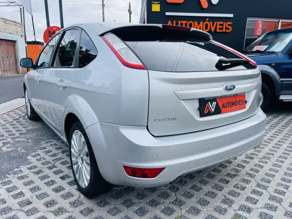 Ford Focus 2010 - 5950 EUR, 213699 km - AUTO.MOTO.pt - 213699km - foto 5 de 12