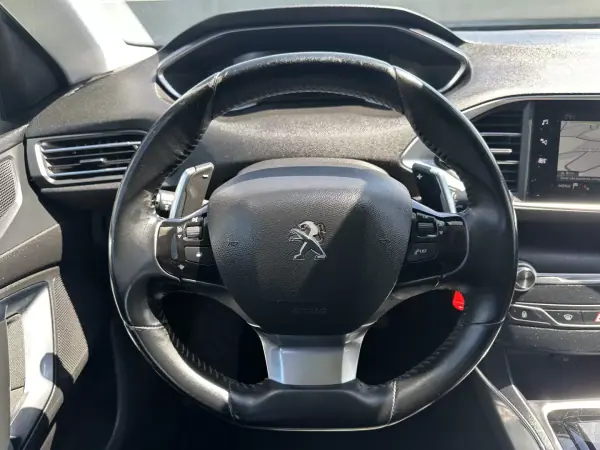 Peugeot 308 SW 2020 - 16000 EUR, 130000 km - AUTO.MOTO.pt - 130000km - foto 33 de 57