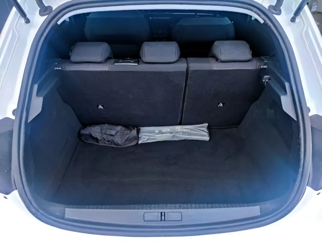 Peugeot 208 2020 - 11900 EUR, 247697 km - AUTO.MOTO.pt - 247697km - foto 11 de 23