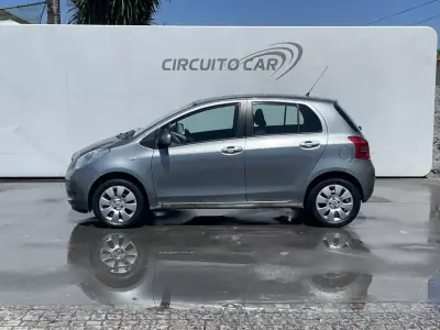 Toyota Yaris 2006 - 5995 EUR, 164755 km - AUTO.MOTO.pt - 164755km - foto 5 de 24