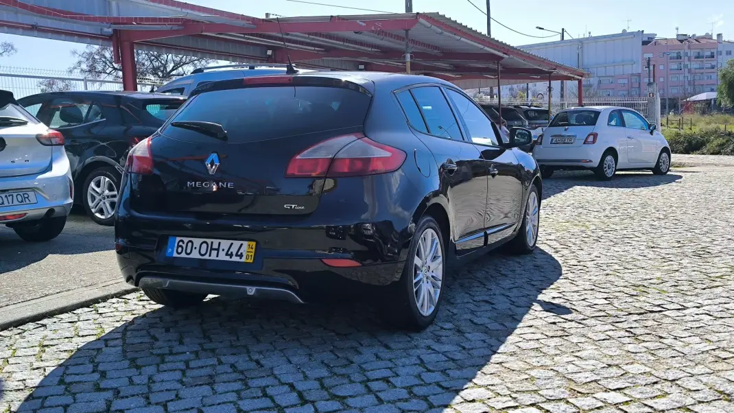 Renault Mégane 2014 - 8450 EUR, 282266 km - AUTO.MOTO.pt - 282266km - foto 4 de 8