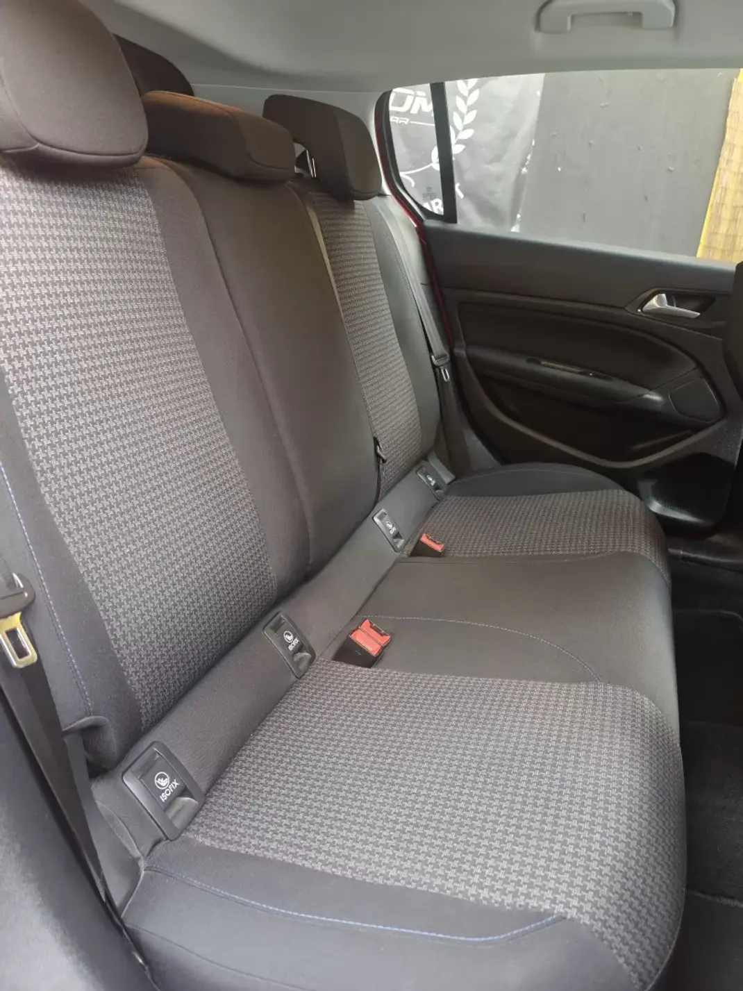 Peugeot 308 2019 - 11990 EUR, 155000 km - AUTO.MOTO.pt - 155000km - foto 15 de 16