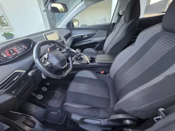 Peugeot 3008 2019 - 13900 EUR, 198000 km - AUTO.MOTO.pt - 198000km - foto 51 de 58