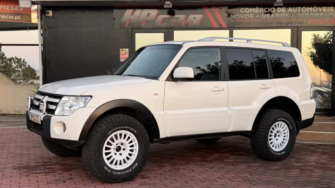 Mitsubishi Pajero 2010 - 29990 EUR, 215000 km - AUTO.MOTO.pt - 215000km - foto 7 de 38