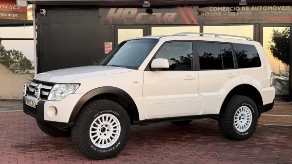 Mitsubishi Pajero 2010 - 29990 EUR, 215000 km - AUTO.MOTO.pt - 215000km - foto 7 de 38