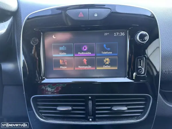 Renault Clio 2017 - 8500 EUR, 135702 km - AUTO.MOTO.pt - 135702km - foto 32 de 47