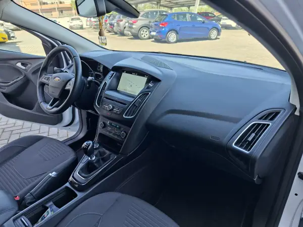Ford Focus 2017 - 11500 EUR, 55000 km - AUTO.MOTO.pt - 55000km - foto 32 de 32