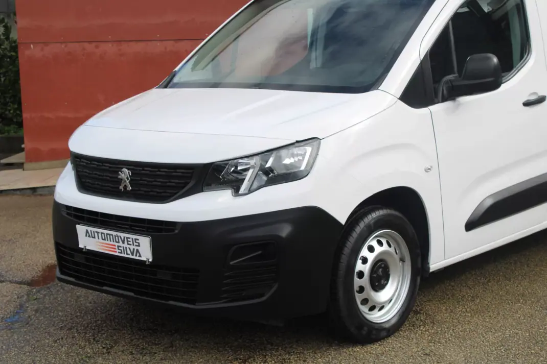 Peugeot Partner 1.5 BlueHDI Longa c/Barras Tejadilho 2021 - 13990 EUR, 181000 km - AUTO.MOTO.pt - 181000km - foto 4 de 19