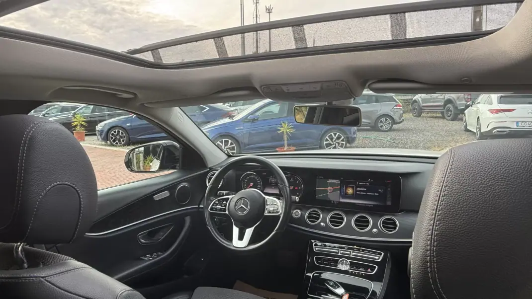 Mercedes-Benz E 300 2019 - 26990 EUR, 147000 km - AUTO.MOTO.pt - 147000km - foto 39 de 41