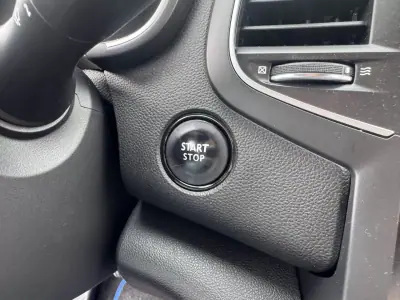Renault Mégane 2016 - 13990 EUR, 178000 km - AUTO.MOTO.pt - 178000km - foto 19 de 32