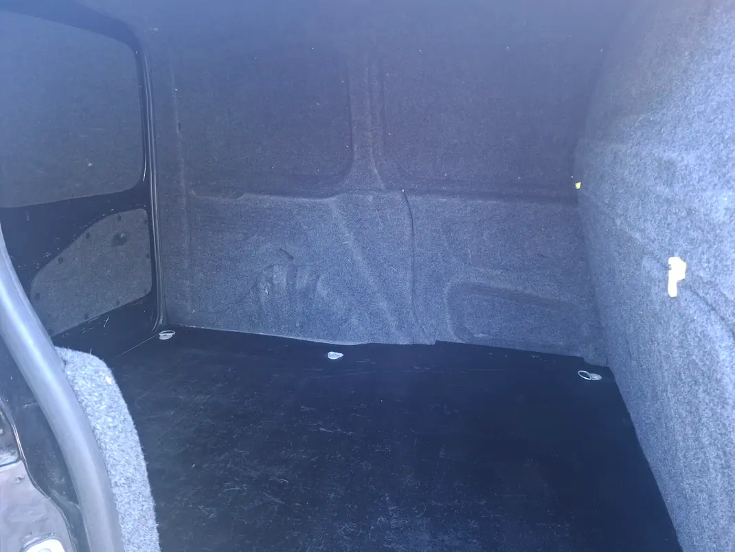 Citroën BERLINGO 3 LUGARES 2020 - 10250 EUR, 230000 km - AUTO.MOTO.pt - 230000km - foto 10 de 12